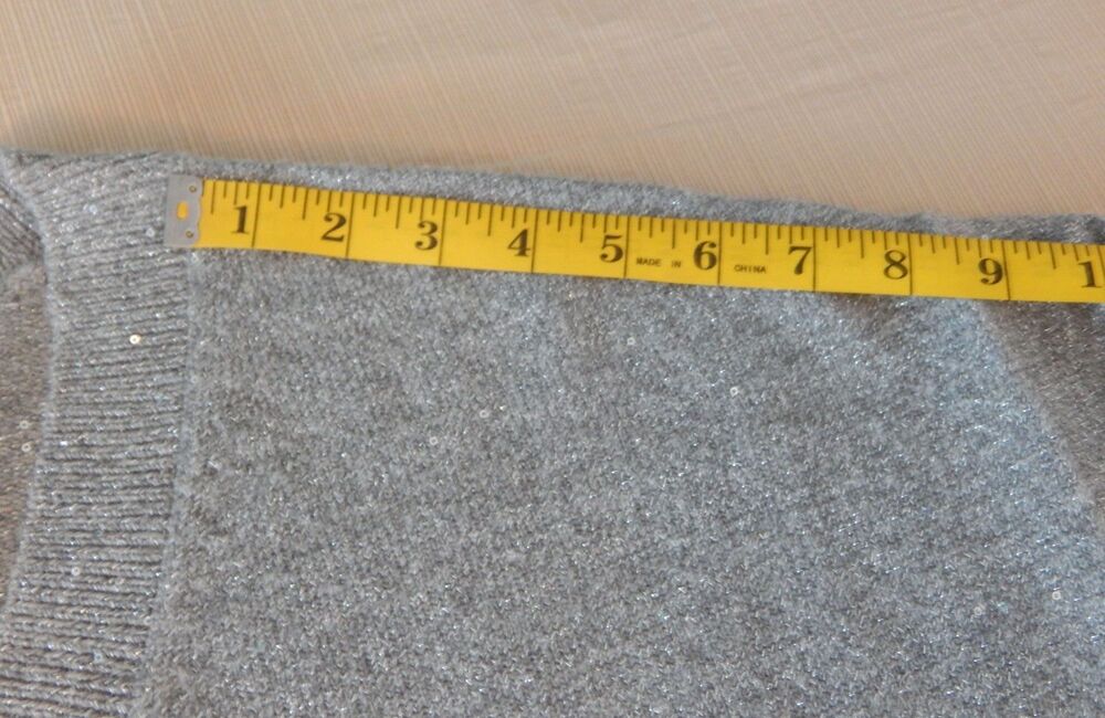 Women's Time And Tru V Neck Sequin Sweater GRAY Pullover Size XL (16-18) NWT - Picture 13 of 16